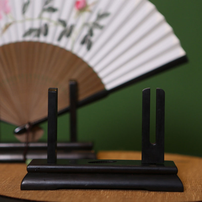 Vintage Art Style Folding Fan  - Office Furniture Installation 评论和价格